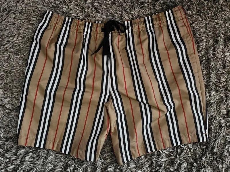 Burberry Zwembroek maat L (NIEUW!), Kleding | Heren, Badmode en Zwemkleding, Maat 52/54 (L), Verzenden, Beige, Zwemshort
