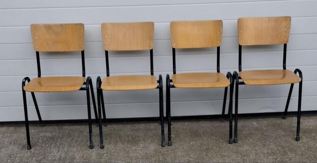 31 x Vintage schoolstoelen kantine stoelen hout horeca cafe, Zwart, Ophalen of Verzenden, Zo goed als nieuw, Vijf, Zes of meer stoelen