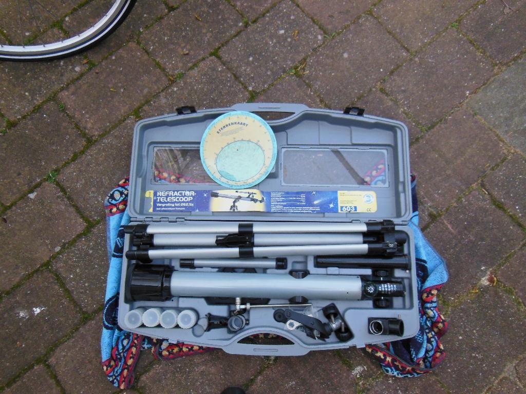 TELESCOOP -  VERREKIJKER  in  box   compleet, Ophalen of Verzenden, Zo goed als nieuw, Minder dan 80 mm, Lenzentelescoop (refractor)