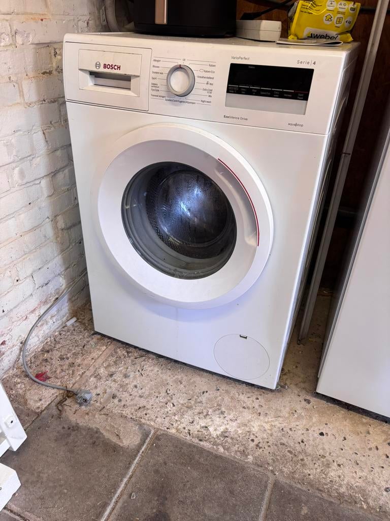 Wasmachine bosch serie 4, Witgoed en Apparatuur, Wasmachines, Gebruikt, 85 tot 90 cm, 1200 tot 1600 toeren, Ophalen