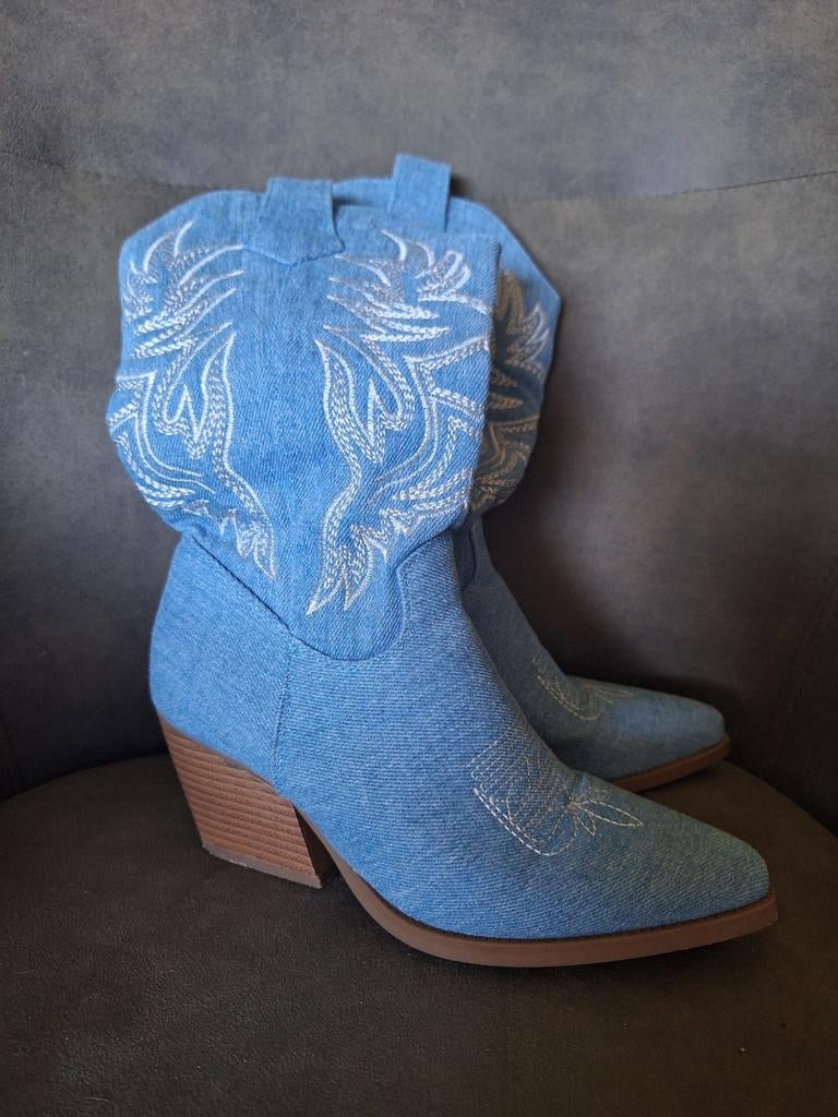 Mooie blauwe jeans laarzen maat 37 te koop, Ophalen of Verzenden, Zo goed als nieuw, Blauw, Hoge laarzen