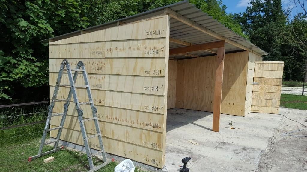 schuilstal, paardenstal, schuilhok in voorraad, Stalling, 2 of 3 paarden of pony's