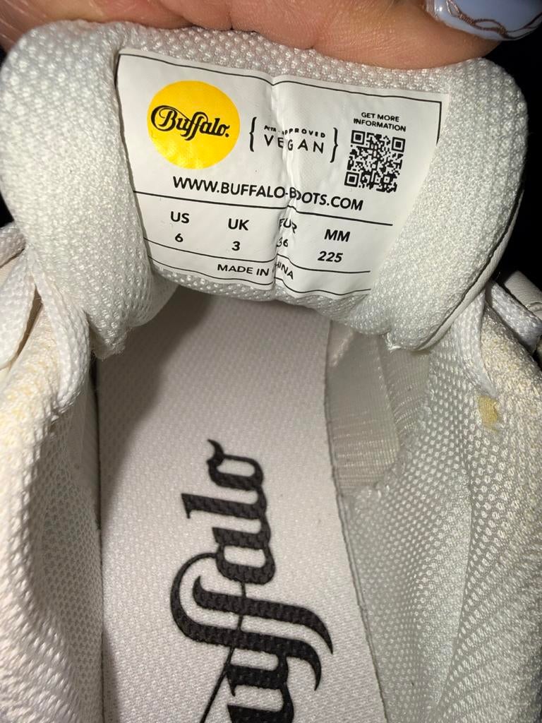 Buffalo sneakers (wit) maat 36, Ophalen of Verzenden, Zo goed als nieuw, Wit, Sneakers of Gympen