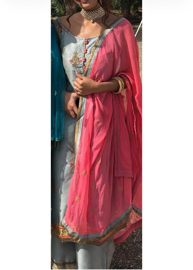 Driedelige anarkali salwar suit (indiase stijl), Ophalen of Verzenden, Zo goed als nieuw, Maat 34 (XS) of kleiner, Onder de knie