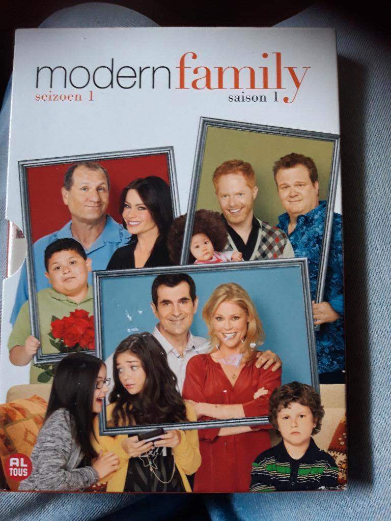 modern family 1, Alle leeftijden, Ophalen of Verzenden, Zo goed als nieuw, Komedie