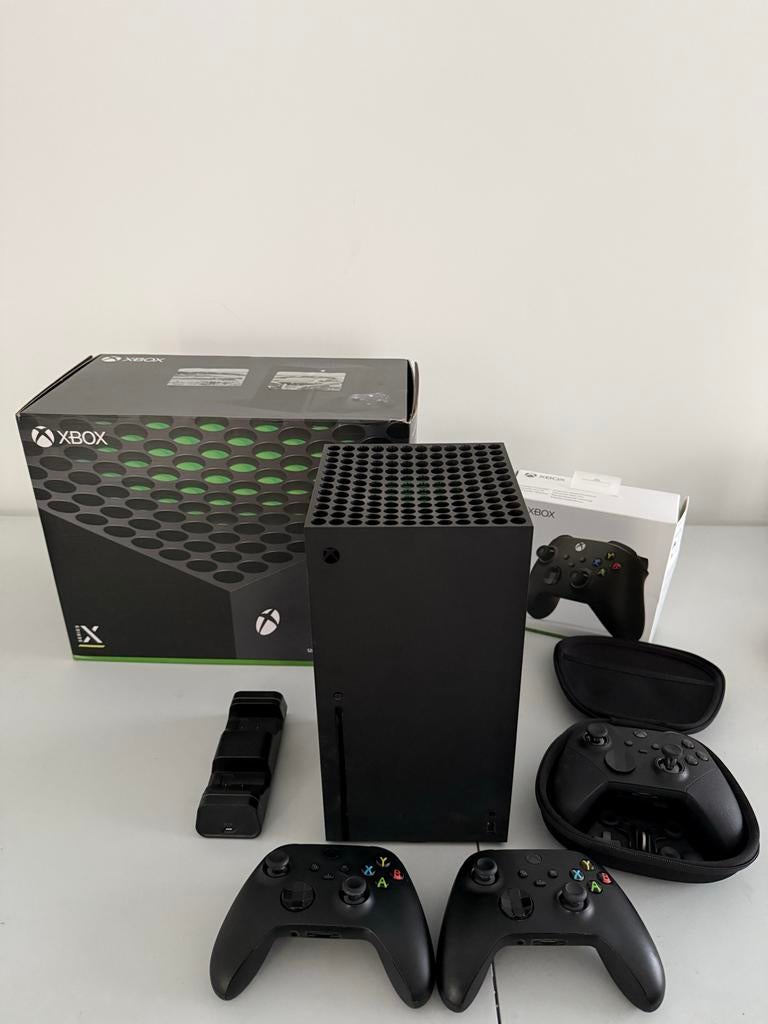 Xbox Series X met Elite Series 2 en extra controllers, Spelcomputers en Games, Spelcomputers | Xbox Series X en S, Ophalen, Zo goed als nieuw