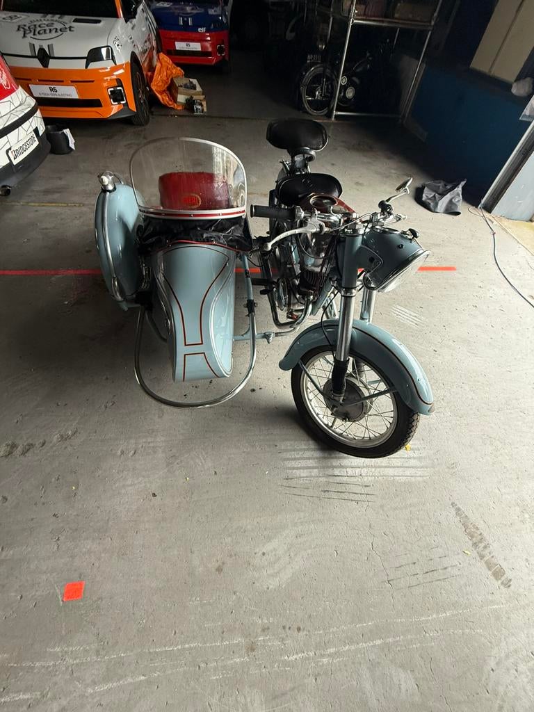 Victoria oldtimer bromfiets met zijspan bouwj. 1953, Ophalen of Verzenden, Zo goed als nieuw, Overige typen