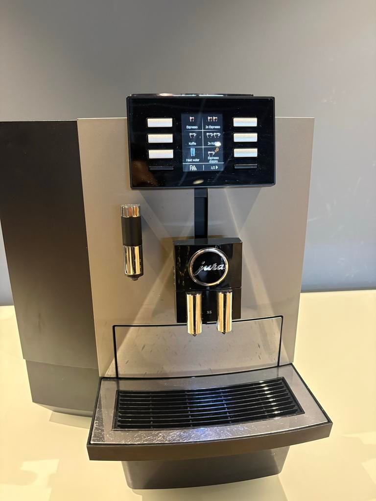 JURA X6 Professionele Koffiemachine, Afneembaar waterreservoir, Gebruikt, 10 kopjes of meer, Koffiemachine
