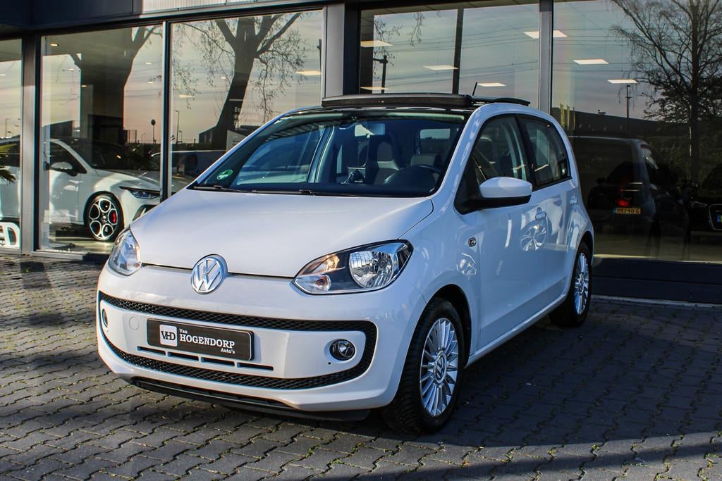Volkswagen Up! 1.0 high up! BlueMotion PANO NAVI PDC AUDIO A, Voorwielaandrijving, Stof, Gebruikt, 840 kg