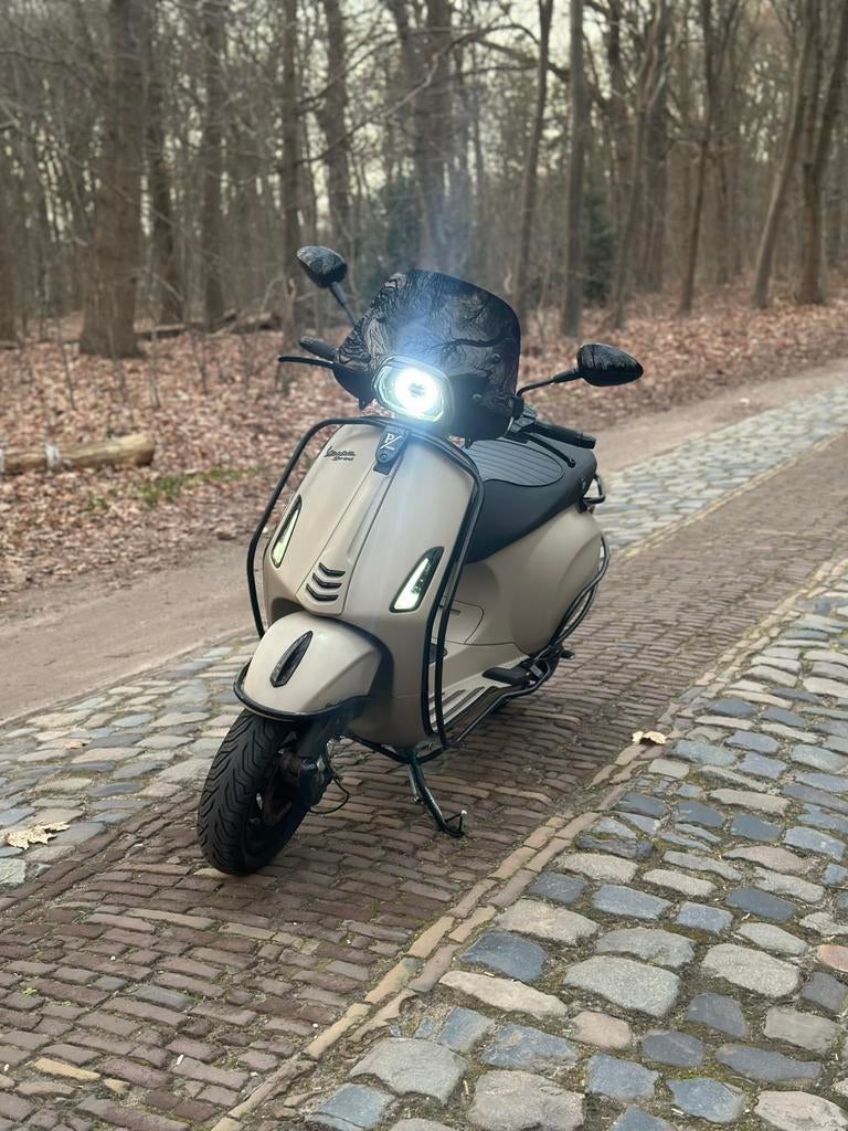 Vespa Sprint - Full option - Desert editon, Fietsen en Brommers, Scooters | Vespa, Ophalen, Overige modellen, Maximaal 45 km/u