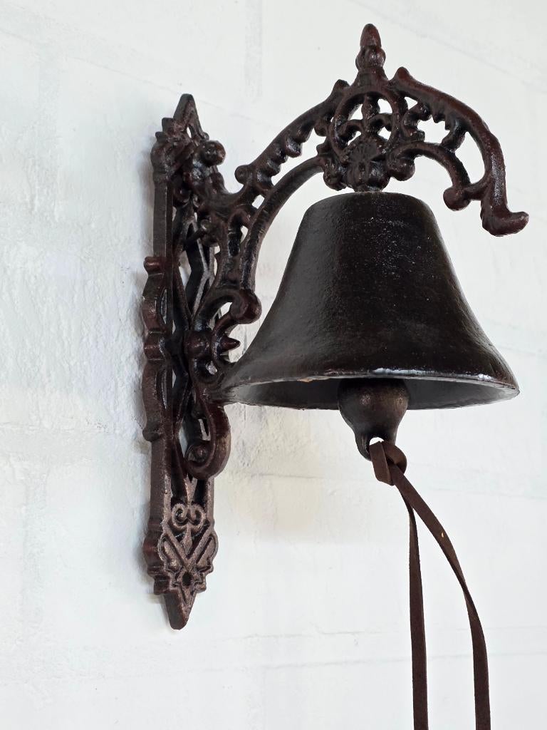 DEURBEL / GIETIJZER / €19,95, Huis en tuin decoratie Marie, Nieuw, Info@huisentuindecoratiemarie.nl, Peize