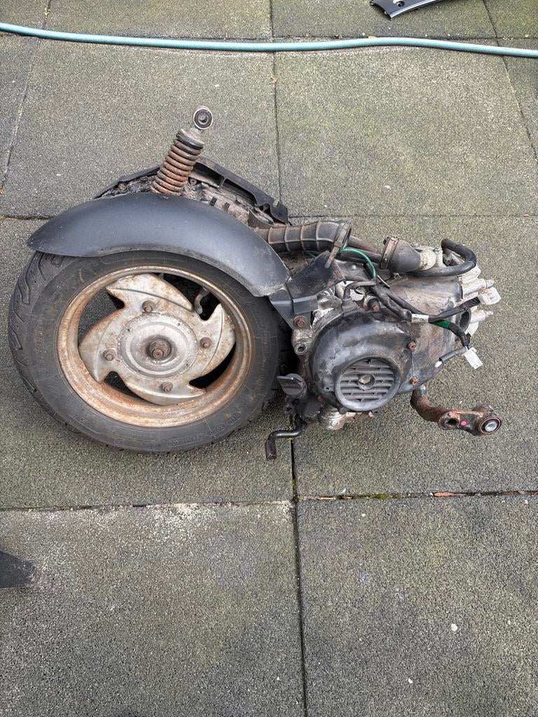 Sym Mio 50cc motorblok - Lagers hoorbaar, Ophalen, Gebruikt, Blok, SYM