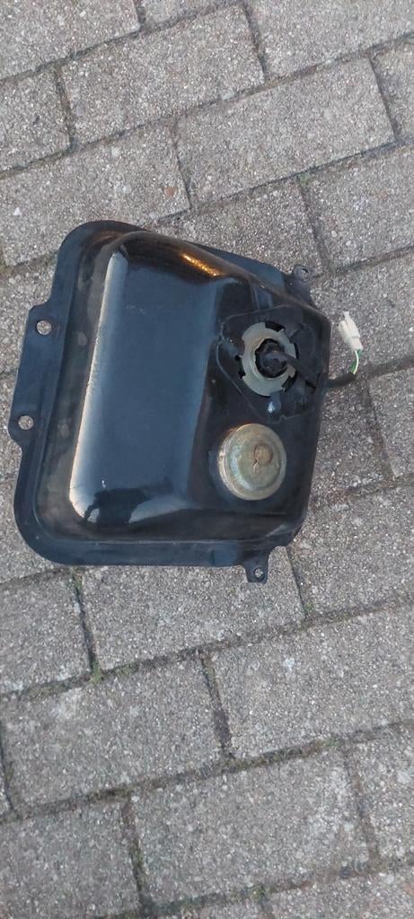 sym benzinetank, Fietsen en Brommers, Brommeronderdelen | Scooters, Ophalen, Tank