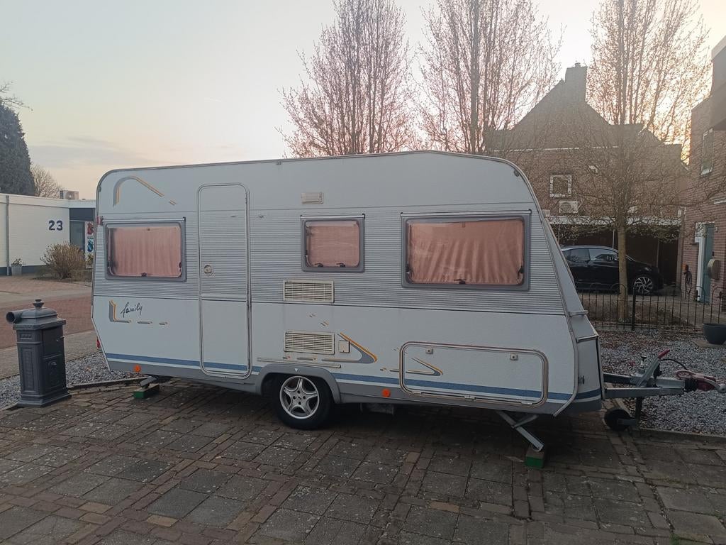 Dethleffs 460T Family Caravan, Caravans en Kamperen, Vast bed, 750 - 1000 kg, Particulier, Tot en met 4