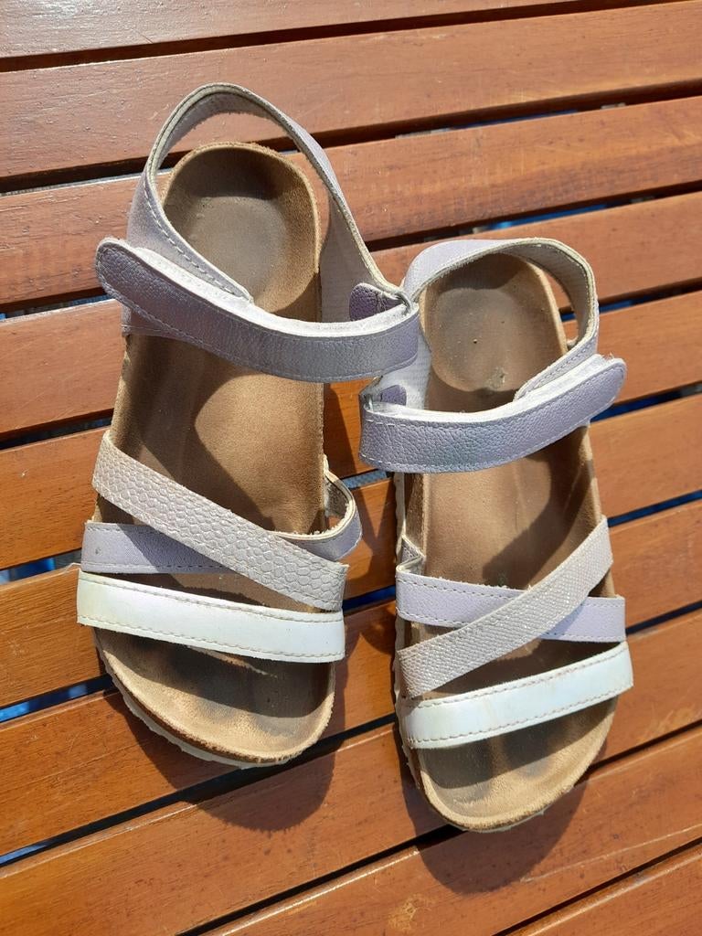 Bijna gratis gebruikte meisjes sandalen lila paars maat 34, Gebruikt, Meisje, Overige typen, Ophalen of Verzenden