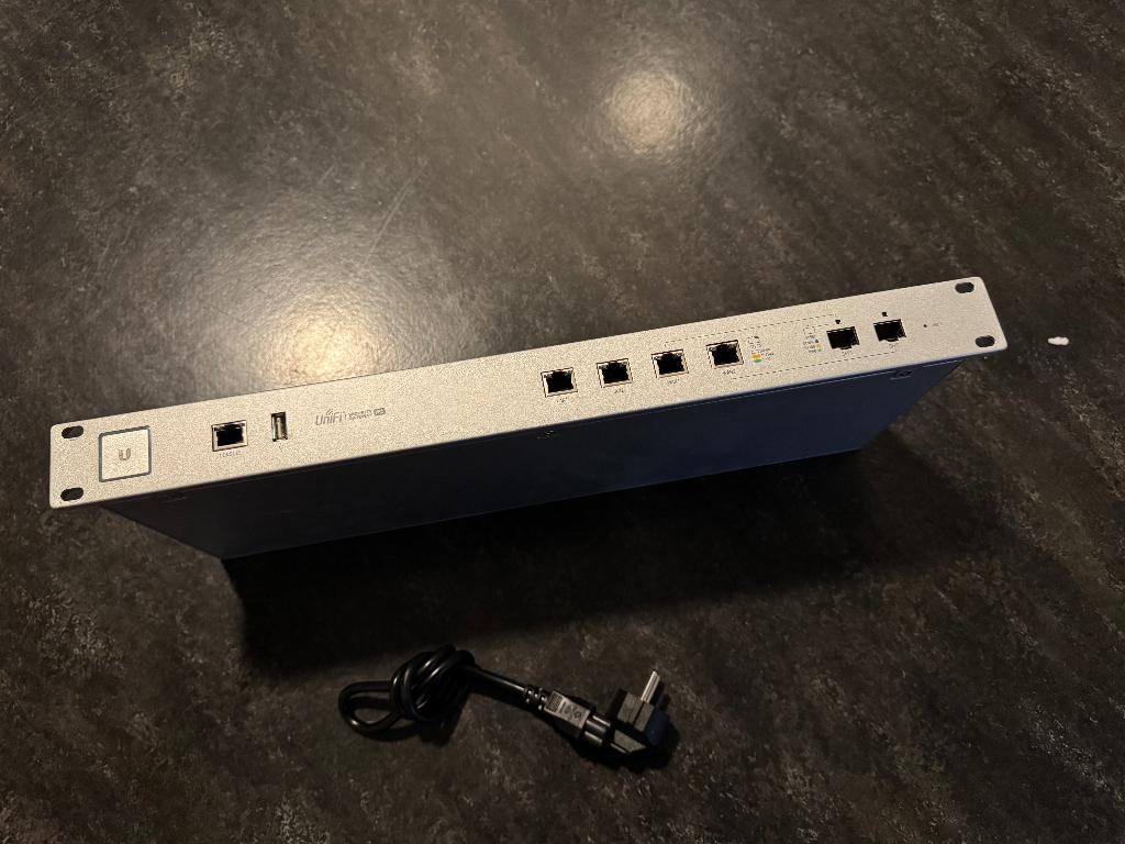 Ubiquiti Unifi Security Gateway Pro | USG-PRO-4, Ophalen of Verzenden, Gebruikt, Router, Ubiquiti UniFi