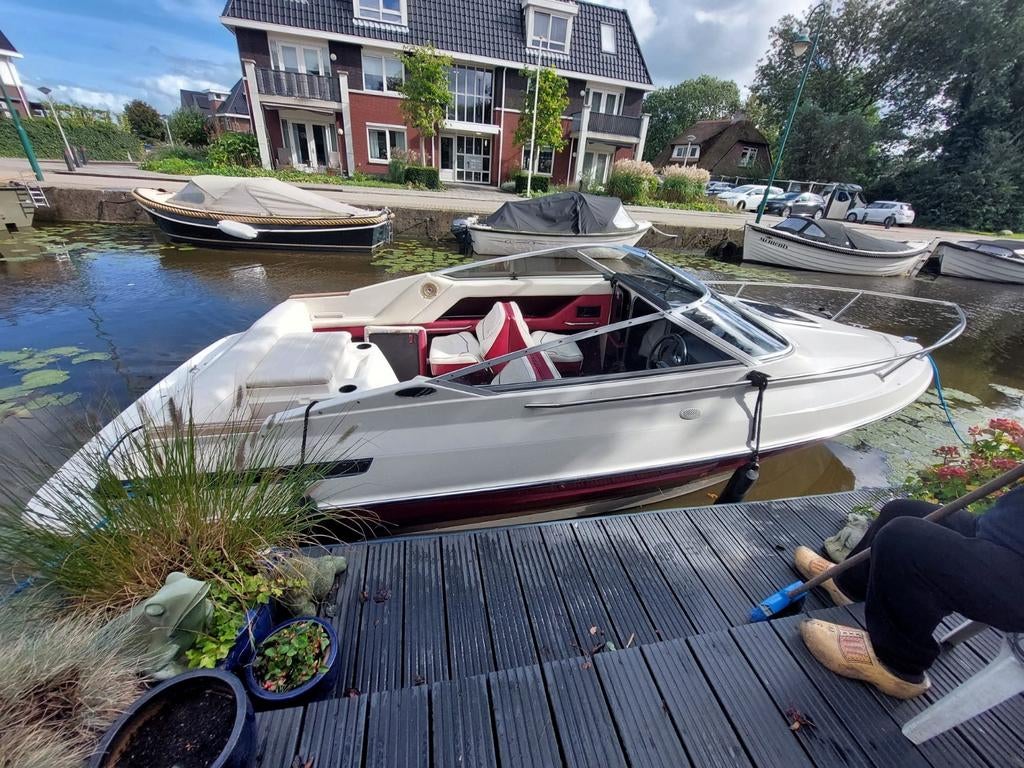 Maximaal 1900sc Cuddy 4.3 mercruiser /Freewheel trailer., Watersport en Boten, Speedboten, Binnenboordmotor, 6 meter of meer, Ophalen of Verzenden