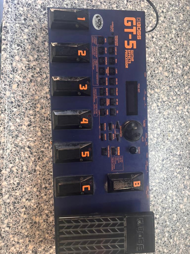 Boss GT-5 gitaar multi-effect processor, Muziek en Instrumenten, Effecten, Ophalen of Verzenden, Gebruikt, Multi-effect