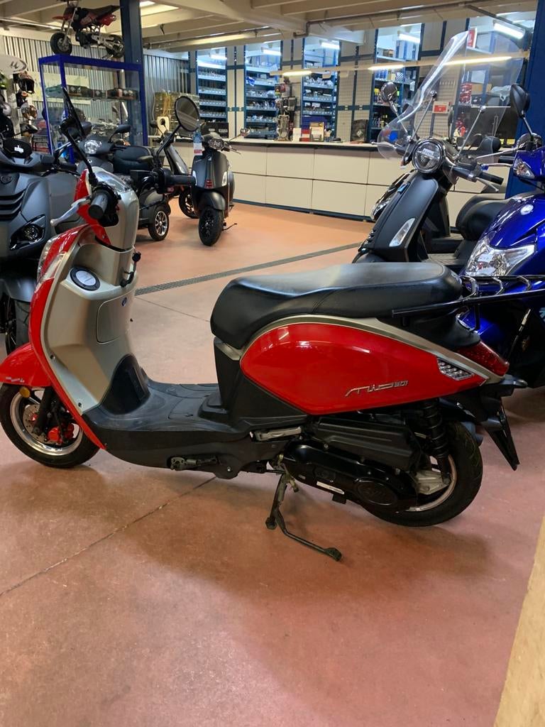 Gebro scooters: Sym mio i 25KM SNOR rood BJ2018, Mio, Gebruikt, Ophalen of Verzenden, Benzine