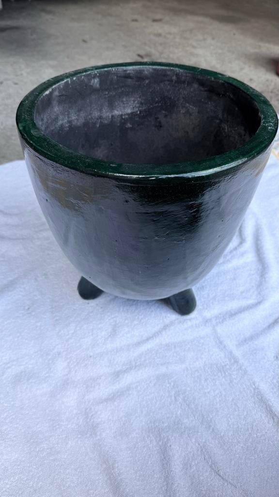 Donkergroene bloempot op pootjes, Tuin en Terras, Bloempotten, Gebruikt, Rond, Binnen, Minder dan 40 cm