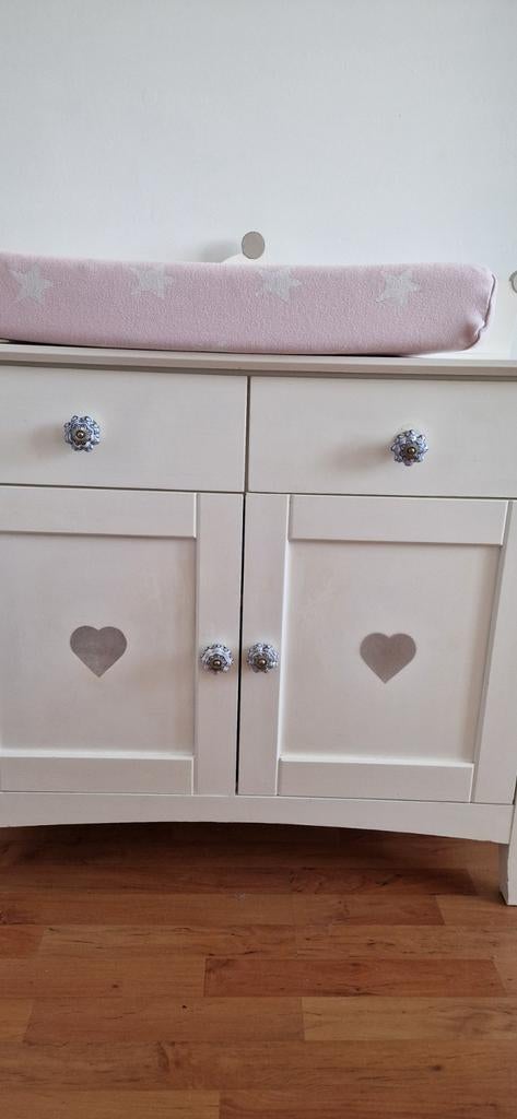 Commode met leuke details, Kinderen en Baby's, Kinderkamer | Commodes en Kasten, Ophalen
