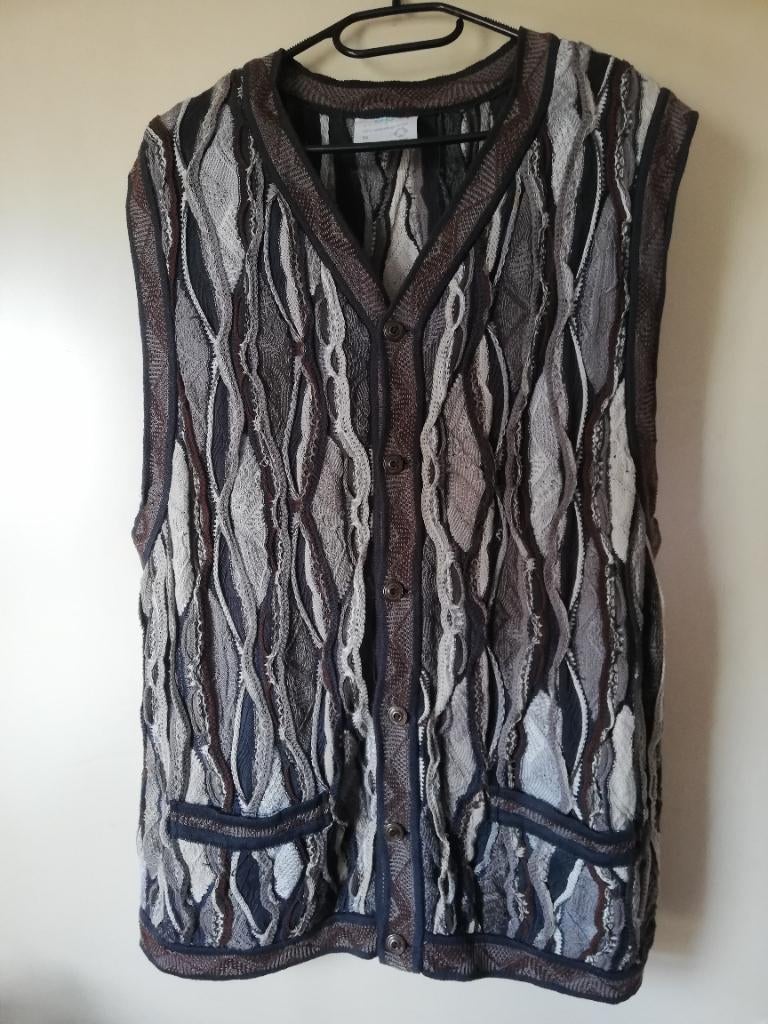 Coogi V neck cardigan spencer, Beige, Maat 56/58 (XL), Ophalen of Verzenden, Zo goed als nieuw