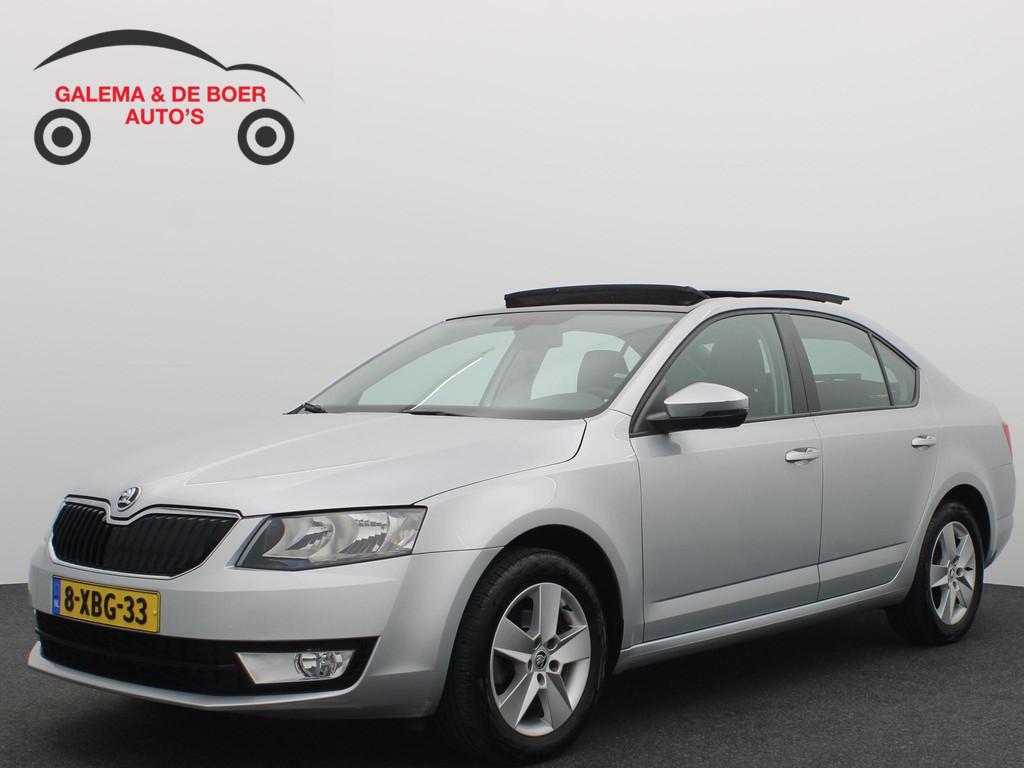 Skoda Octavia 1.2 TSI Greentech Ambition 1STE EIG / PANORAMA, Auto's, Skoda, Voorwielaandrijving, Stof, Gebruikt, Zwart