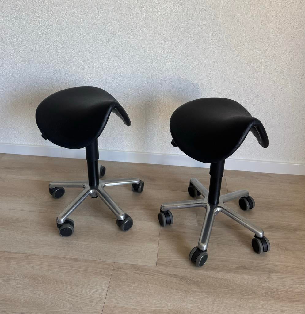Ergonomische zadelkrukken (Labkoo) – set van 2 – €70 p/st, Ophalen, Gebruikt, Zwart, Bureaukruk