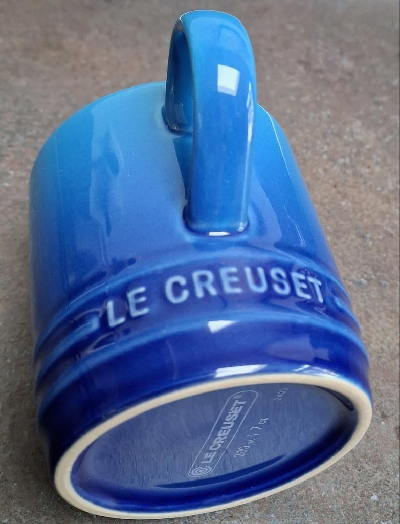 Le Creuset mok blauw 200ml, Huis en Inrichting, Keuken | Servies, Ophalen of Verzenden, Keramiek, Overige stijlen, Kop(pen) en/of Schotel(s)