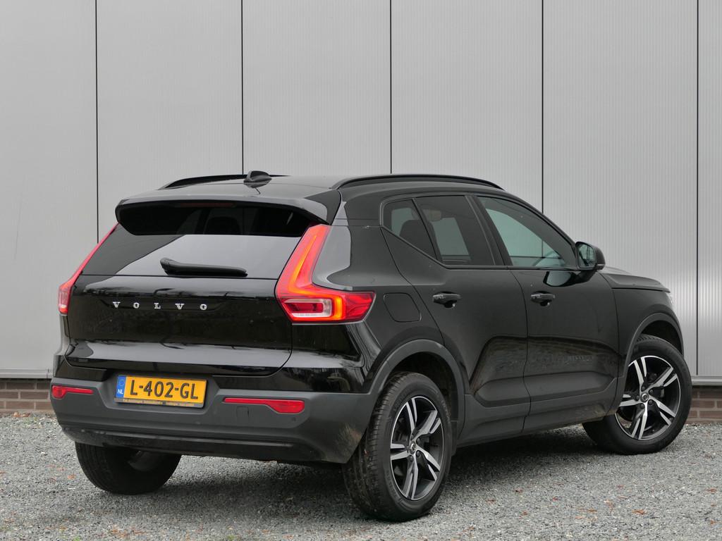 Volvo XC40 1.5 T2 AUT R-Design Camera / pilot assist / Stuur, Gebruikt, Adaptive Cruise Control, Zwart, Origineel Nederlands