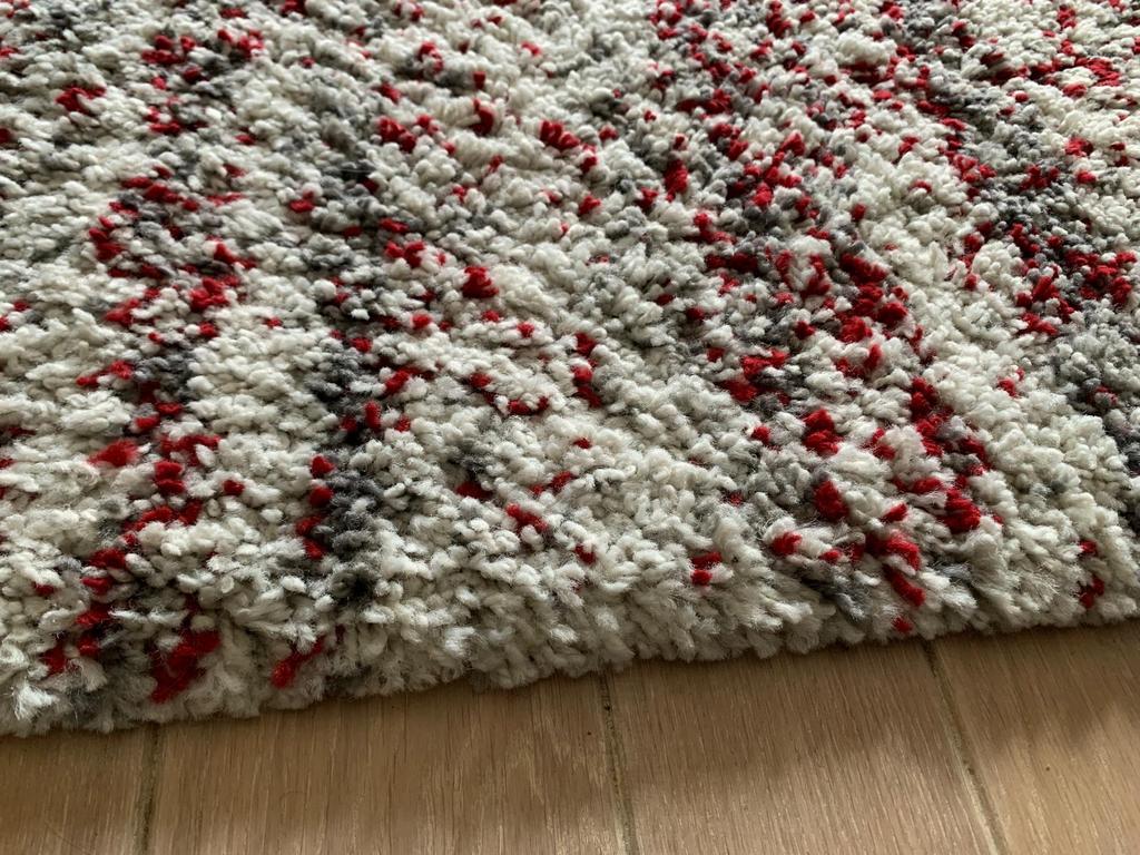 Hoogpolig vloerkleed wit/rood/grijs z.g.a.n., Wit, 200 cm of meer, Ophalen of Verzenden, Zo goed als nieuw