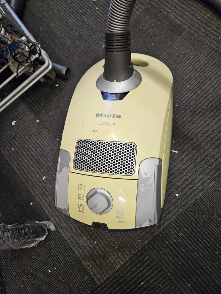 stofzuiger Miele 1800 watt, Gebruikt, Stofzuiger, 1600 tot 2000 watt, Ophalen