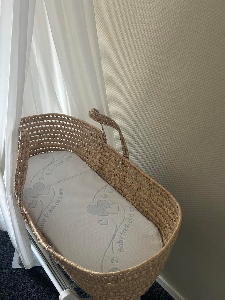 Mozesmandje met hemel en mooie accessoires, Ophalen, Zo goed als nieuw, Ledikant