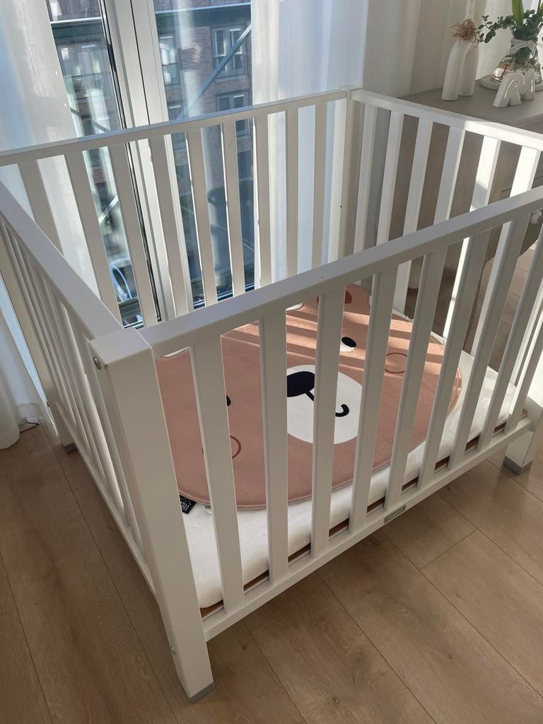 Kinderbox met matras, Ophalen, Zo goed als nieuw, Rond