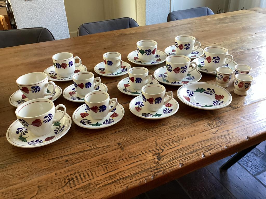 Boerenbont servies Boch - diverse kop en schotels, Huis en Inrichting, Keuken | Servies, Gebruikt, Ophalen of Verzenden, Kop(pen) en/of Schotel(s)