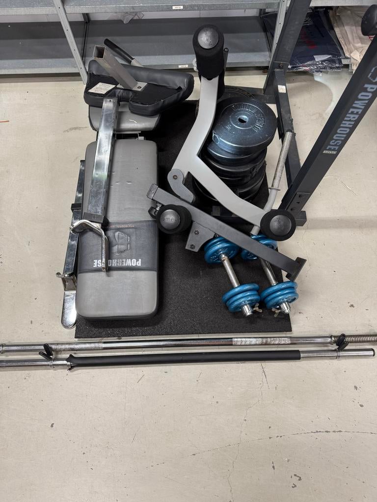 Powerhouse fitnessbank met gewichten en stangen, Ophalen, Gebruikt, Armen, Fitnessbank