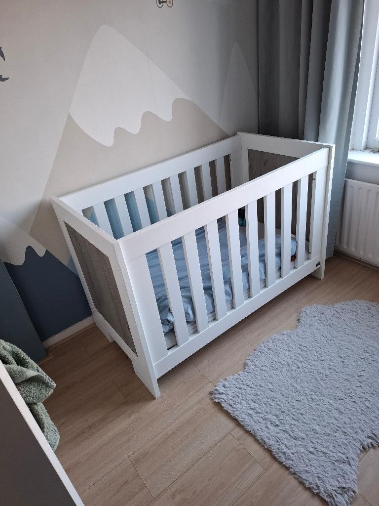 Ledikant & Commode TWF, Ophalen, Zo goed als nieuw, Ledikant