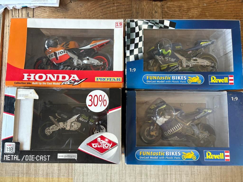 1/9 motoren honda yamaha rossi protar revell, Hobby en Vrije tijd, Modelauto's | 1:5 tot 1:12, Ophalen of Verzenden, Zo goed als nieuw