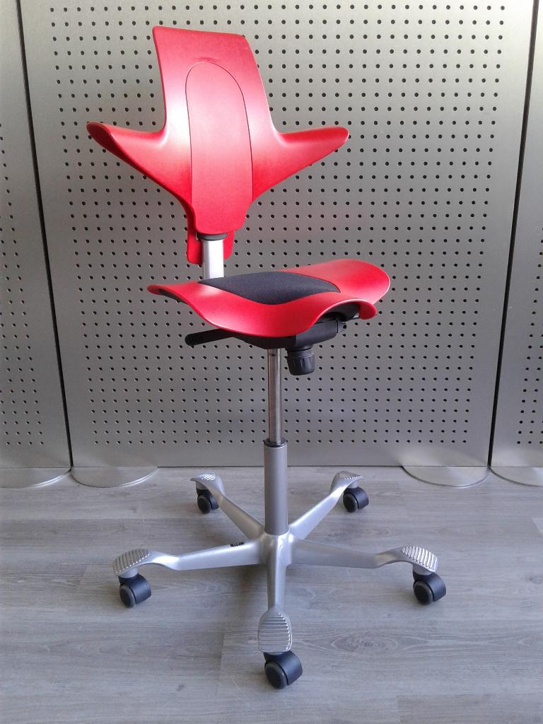 3x HAG Capisco Puls 8010 (Medium) (Rood/Zwart), Prachtig!, https://www.flokk.com/nl/netherlands/hag, HÅG, Ophalen of Verzenden