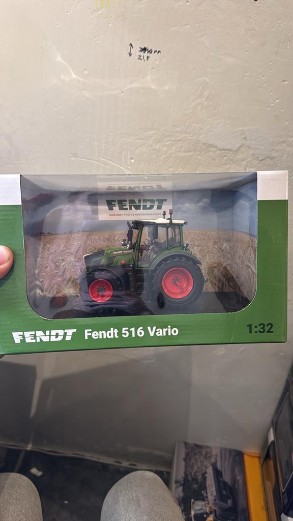 Fendt miniaturen, Hobby en Vrije tijd, Modelauto's | 1:32, Ophalen of Verzenden, Zo goed als nieuw, Tractor of Landbouw, Overige merken