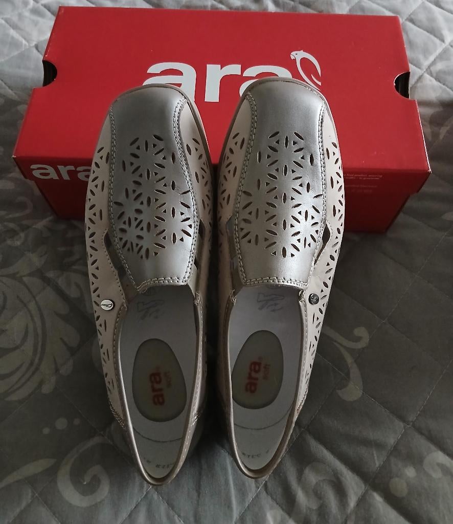 TE KOOP; NIEUWE DAMES SCHOENEN MAAT 37,5 GRIJS, Ophalen, Overige typen, Nieuw, Grijs