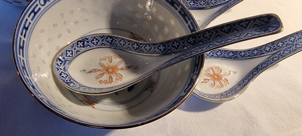 5 Chinese Rijstkommen met Lepels, Ophalen of Verzenden