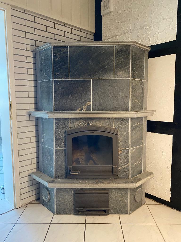 speksteenkachel Tulikivi Hoekmodel 1800 kilo, Ophalen, Gebruikt, Houtkachel, Vrijstaand