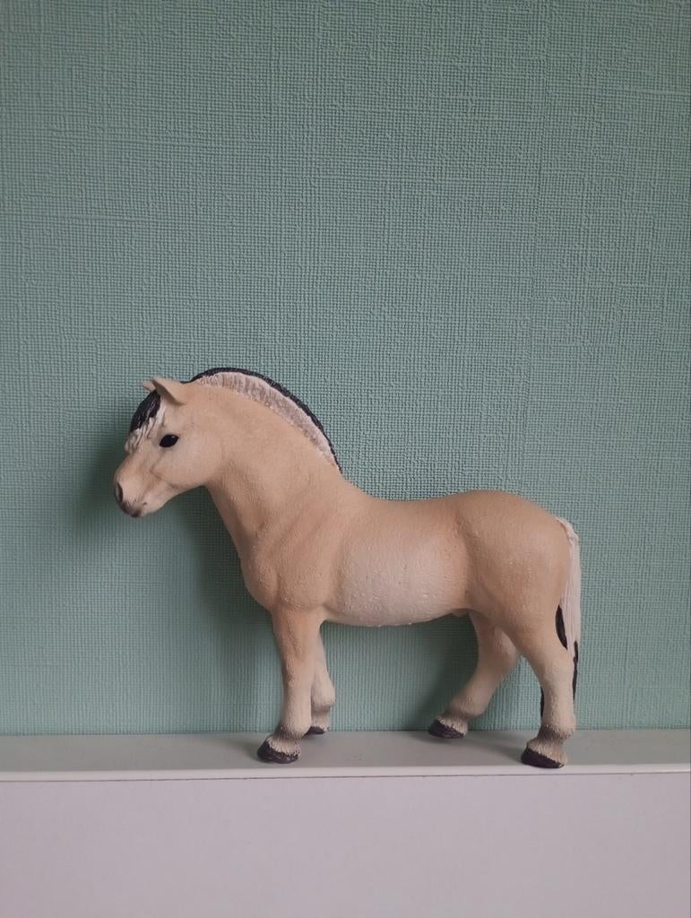 Schleich Fjord hengst 13753, Verzamelen, Dierenverzamelingen, Ophalen of Verzenden, Zo goed als nieuw, Paard, Beeldje of Figuurtje