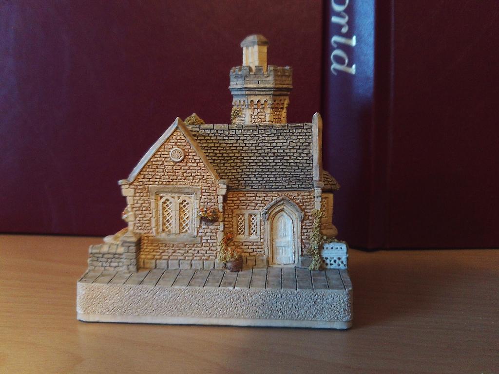Lilliput Lane - Olde York Toll, Ophalen of Verzenden, Zo goed als nieuw, Overige typen