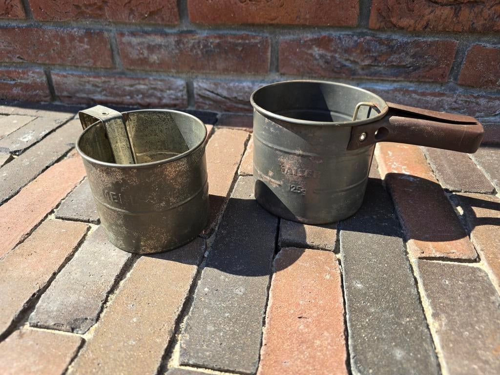 2x antieke meelzeef gemerkt Kaiser 125 Gram D.R.G.M. €9,50, Ophalen of Verzenden