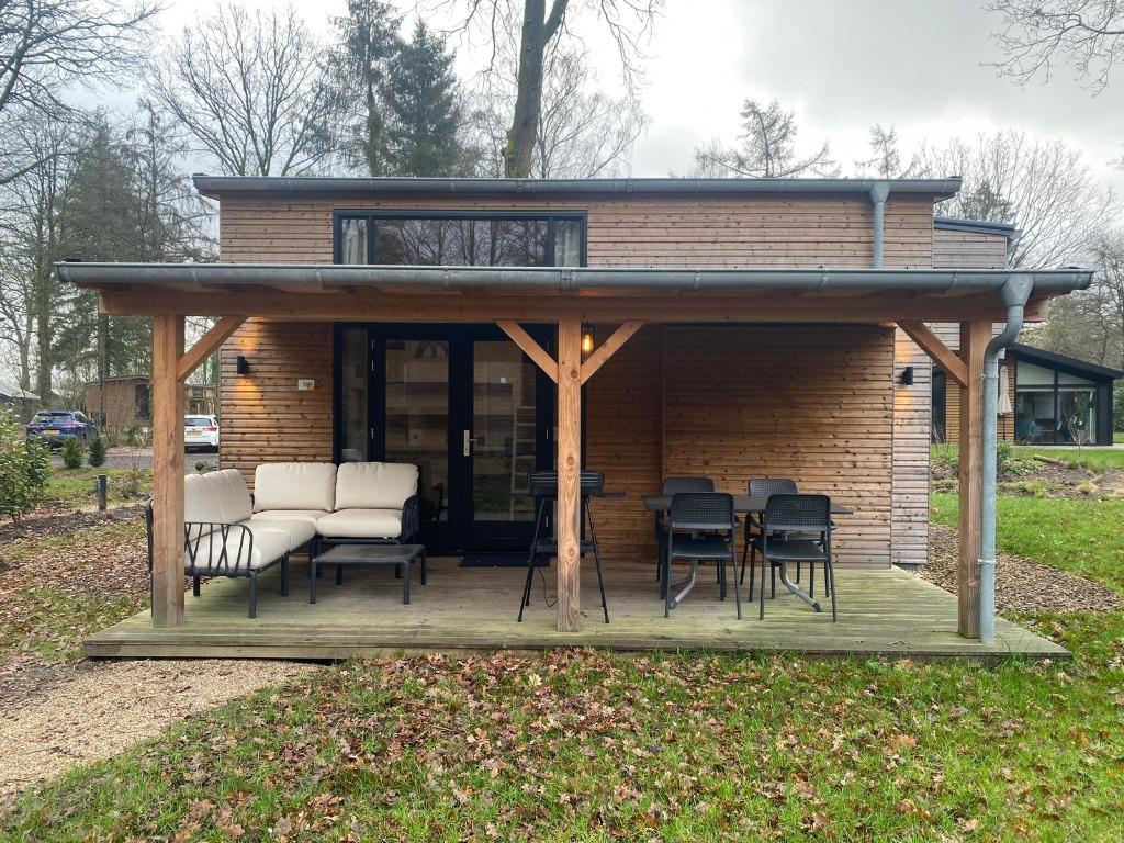 Tiny House 4 pers EuroParcs Utrechtse Heuvelrug Te Koop, 45 m², Utrecht, Chalet, 3 slaapkamers