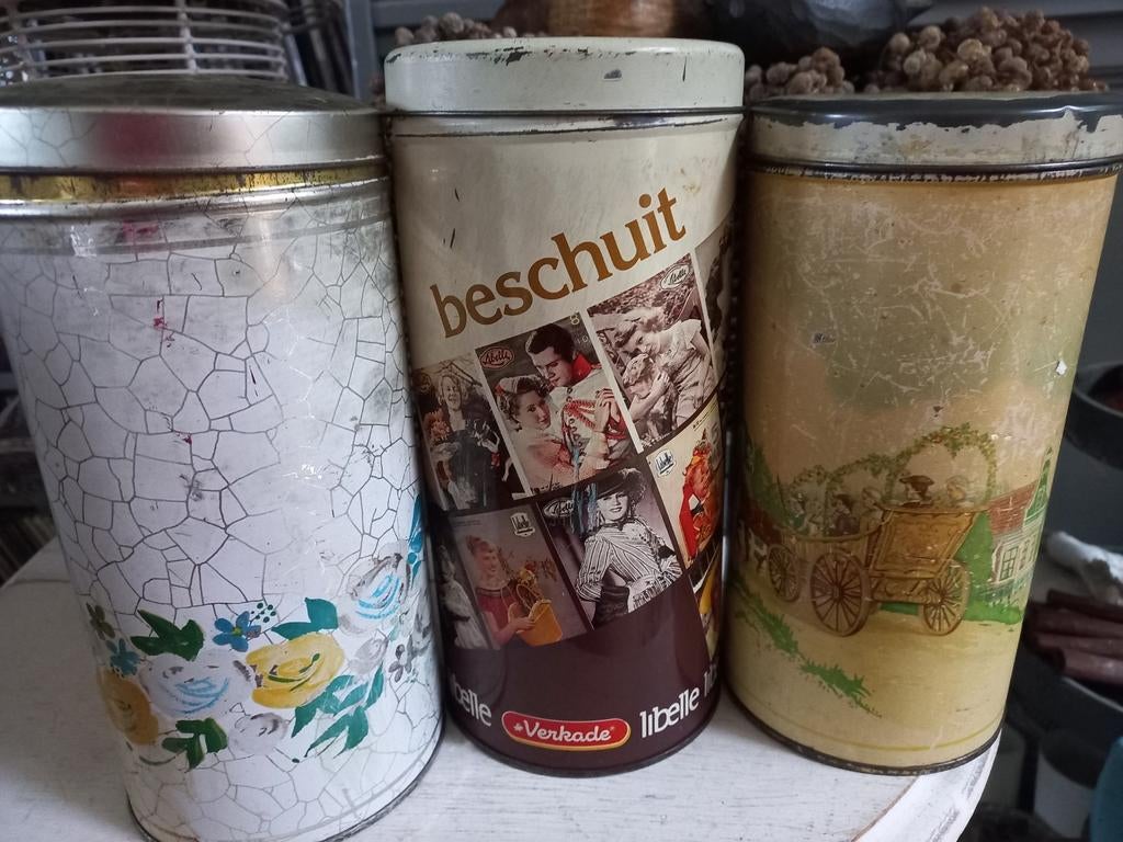 3 Oude Beschuitbussen -o a. Libelle Jubileum & AH, Ophalen of Verzenden