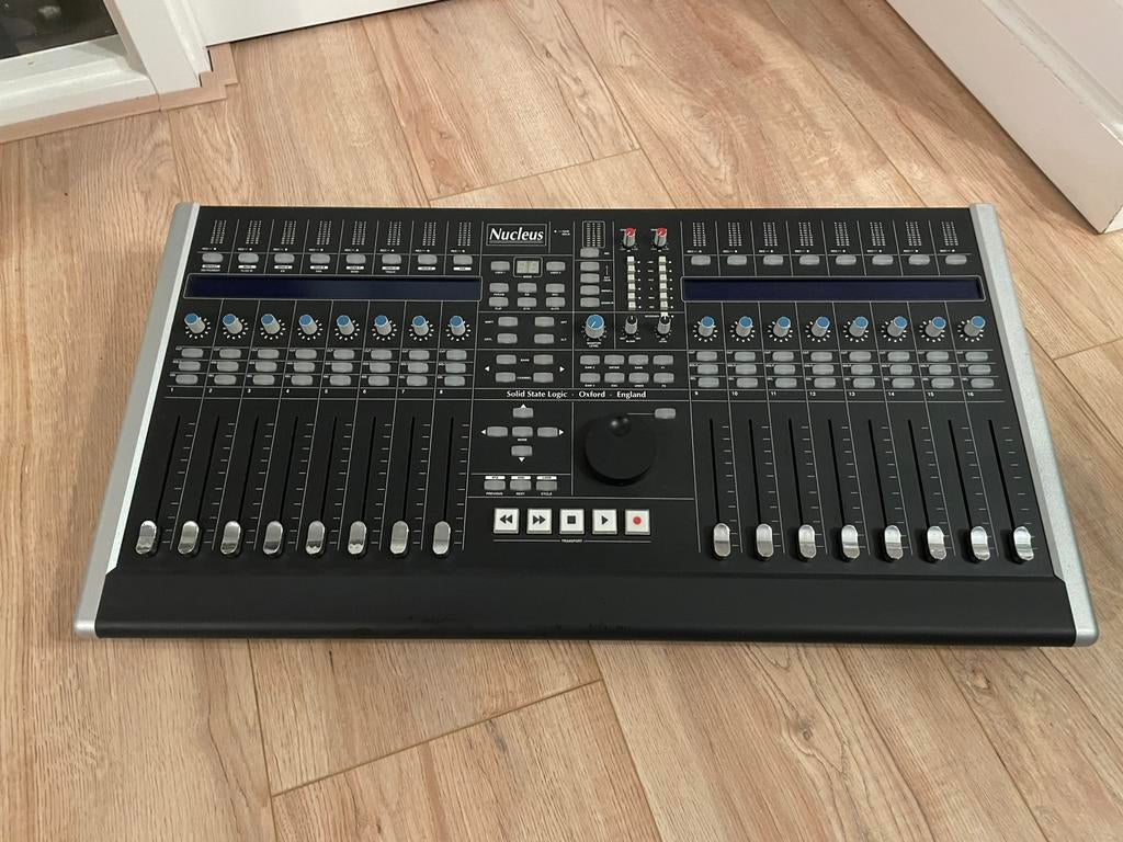 SSL Nucleus DAW controller, Muziek en Instrumenten, Mengpanelen, Ophalen of Verzenden, Zo goed als nieuw, Minder dan 5 kanalen