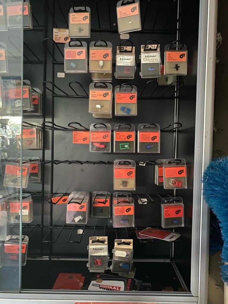 Oude platenspeler maar naald stuk? Vraag!, Ophalen of Verzenden, Nieuw, Platenspeler-onderdeel